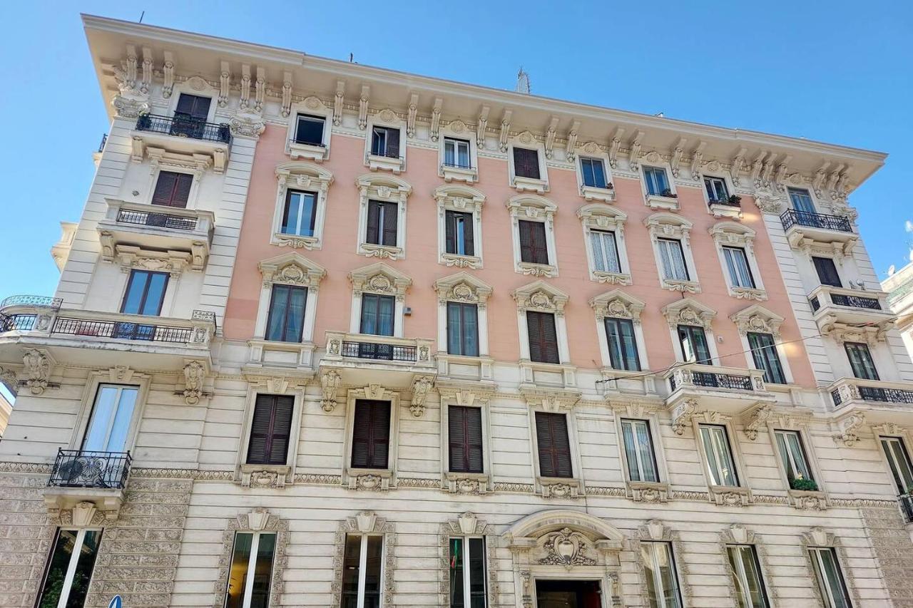 Appartamento "Corso - Cuore Di Roma" By Flatinrome Exterior photo